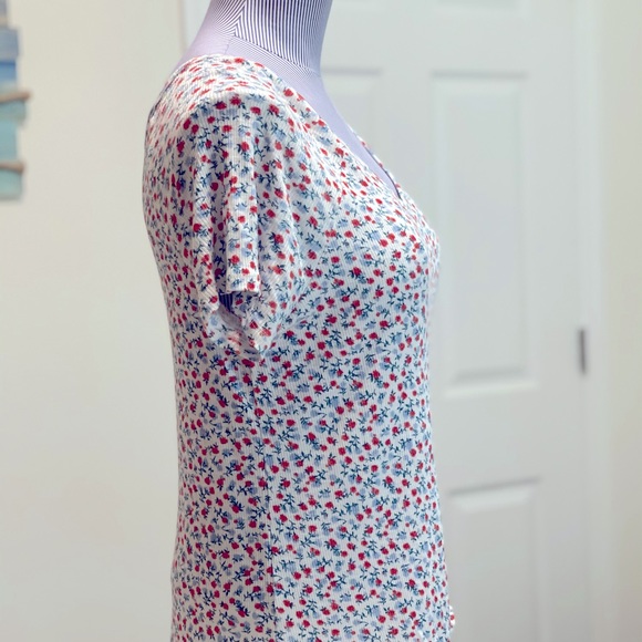 NWOT Hippie Rose Flowered Top - Picture 3 of 4